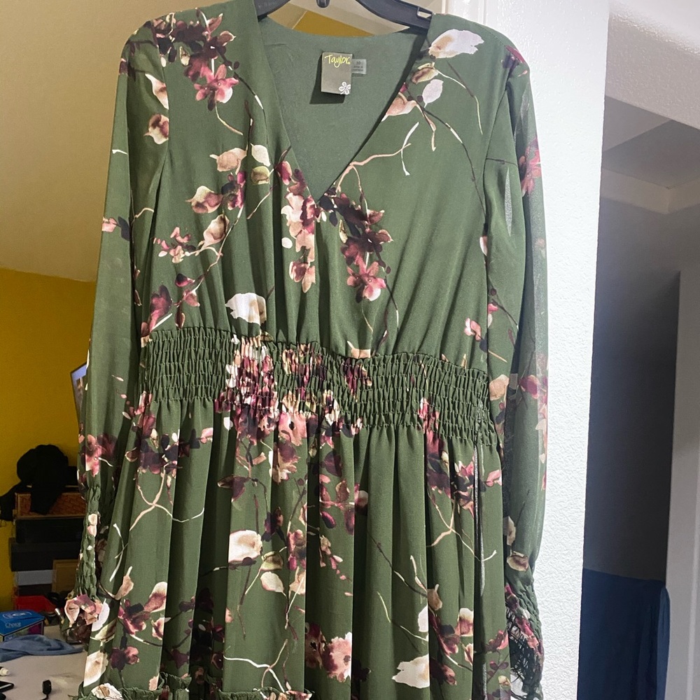 Green maxi dress used once